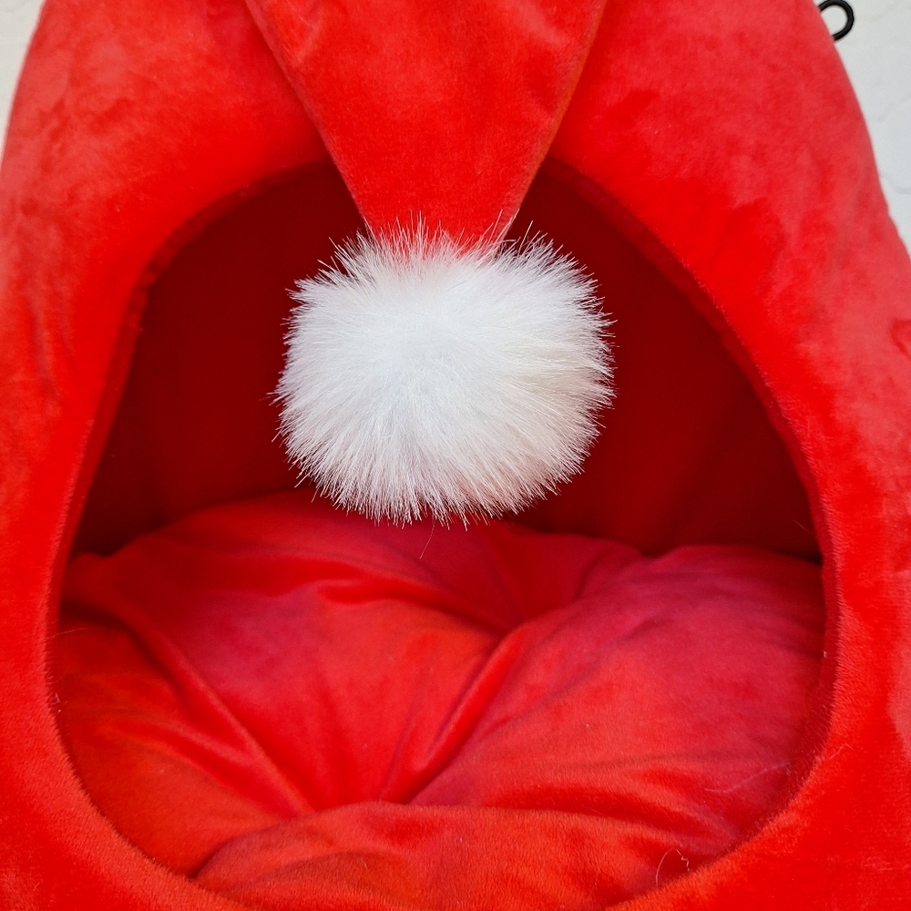 Nandog Santa Hat Dog Bed Christmas Holiday Cat Bed Pom Pom Fur Red - Picture 8 of 11